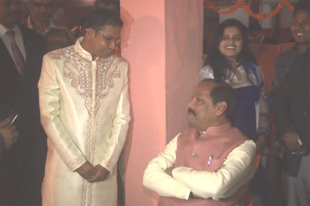 CM Raghubar Das attends wedding of office sweeper